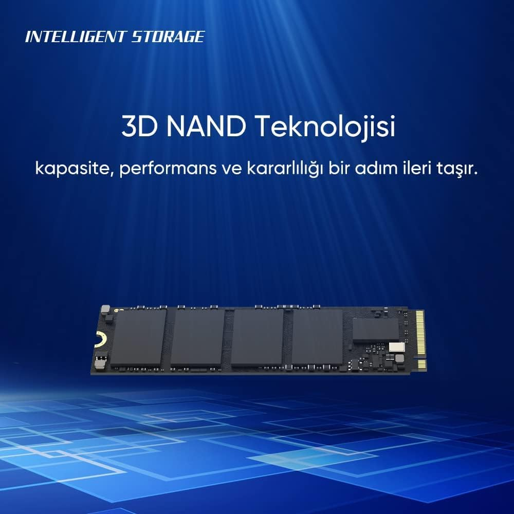 İngilizce metinli SSD sürücüsü. Mavi ve beyaz arka plan.