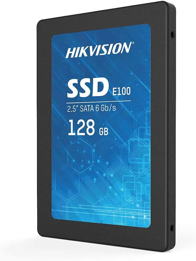 Boyutunu ve özelliklerini gösteren metin içeren siyah Hikvision SSD sürücüsü.