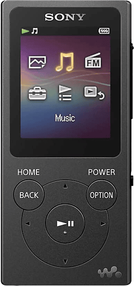 Fekete Sony MP3 lejátszó. Van képernyője, navigációs gombjai és zenevezérlői. Be van kapcsolva.