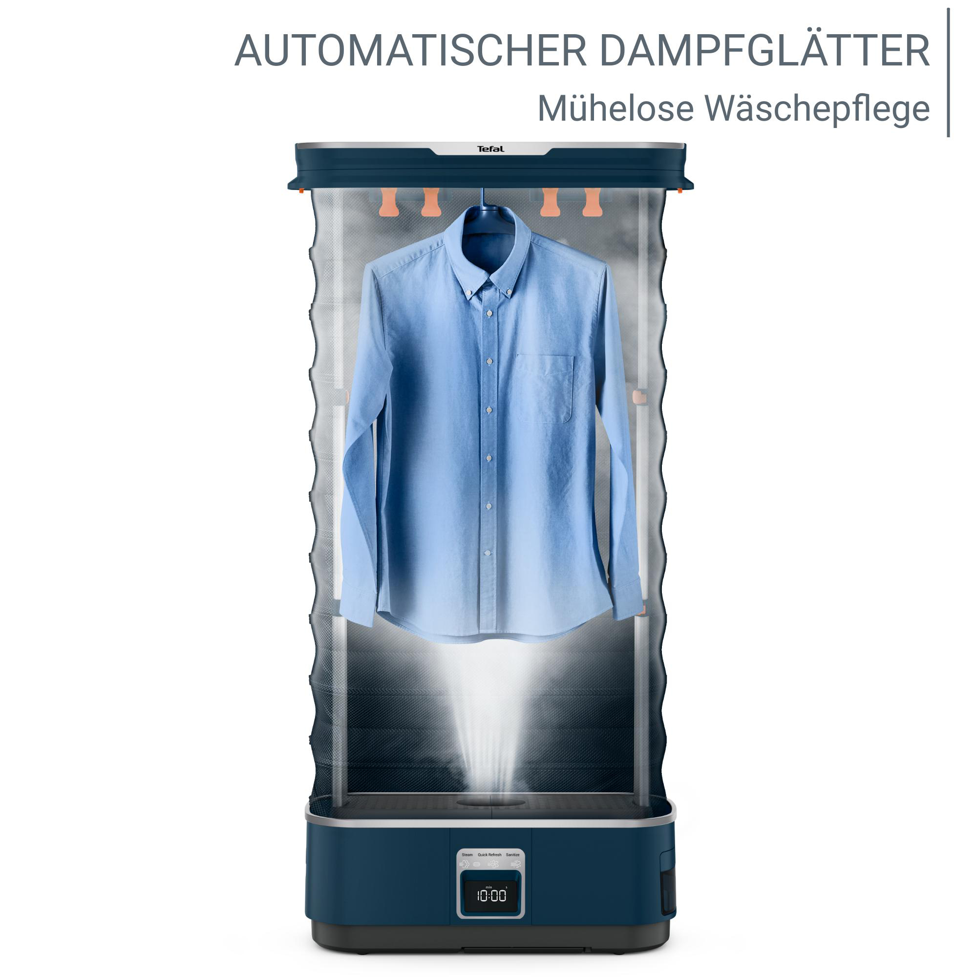 Ein blaues Hemd, das in einem automatischen Tefal-Dampfglätter gedämpft wird. Text oben und unten.