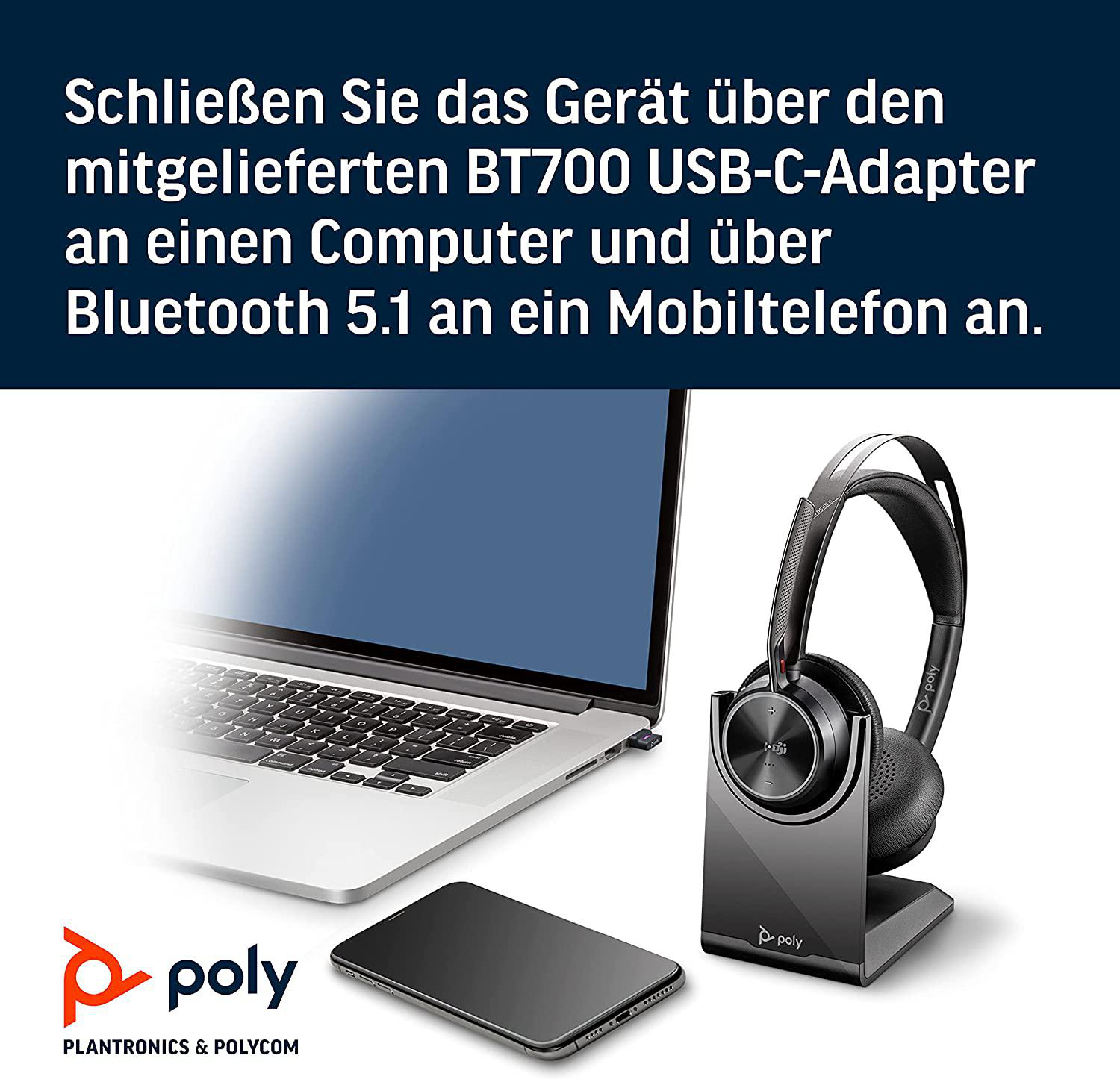 Ein Laptop, ein Headset und ein Smartphone mit Text.