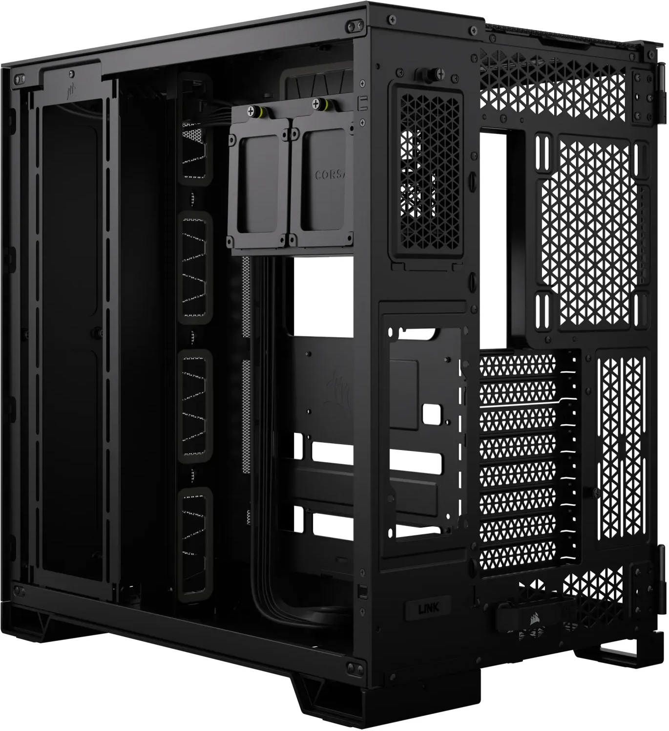 Ein offenes Computergehäuse. Es ist schwarz mit einer Vielzahl von Steckplätzen und Paneelen.