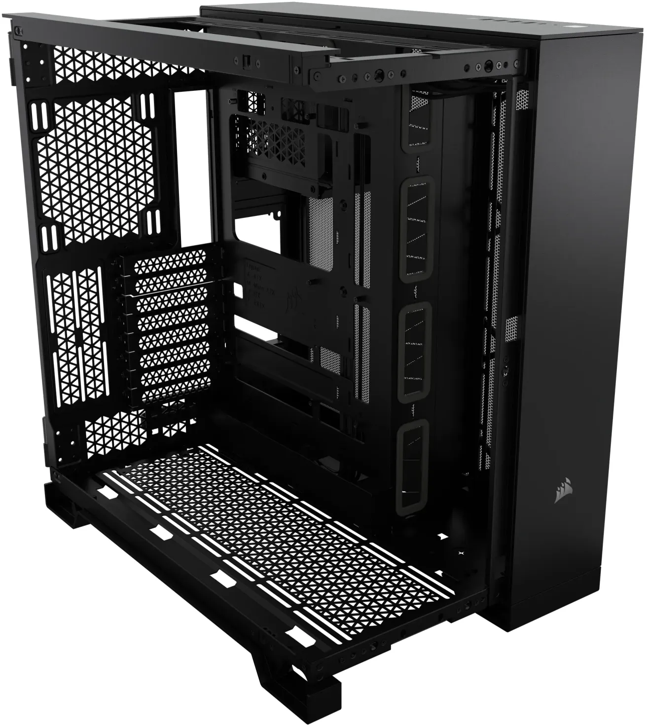 Schwarzes Computergehäuse mit offenen Seiten. Die Innenstruktur ist sichtbar. Auf weißem Hintergrund.