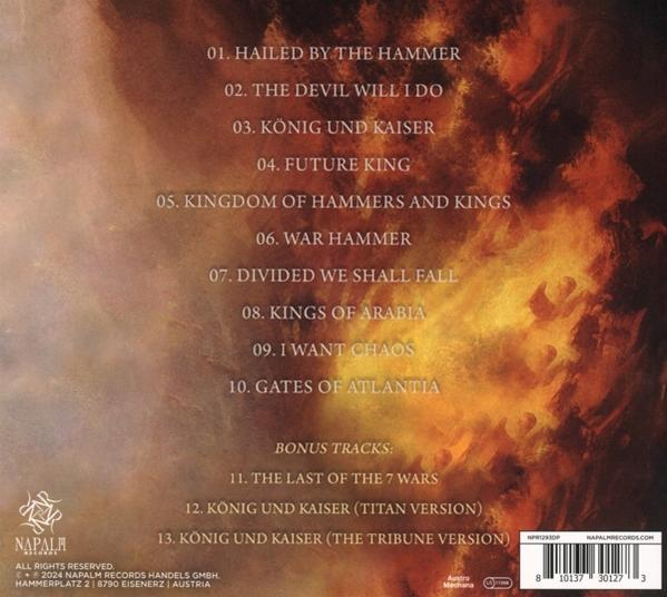 CD-Album-Rückseite mit einer Liste der Songtitel. Das Artwork zeigt einen feurigen Hintergrund mit einem Logo.
