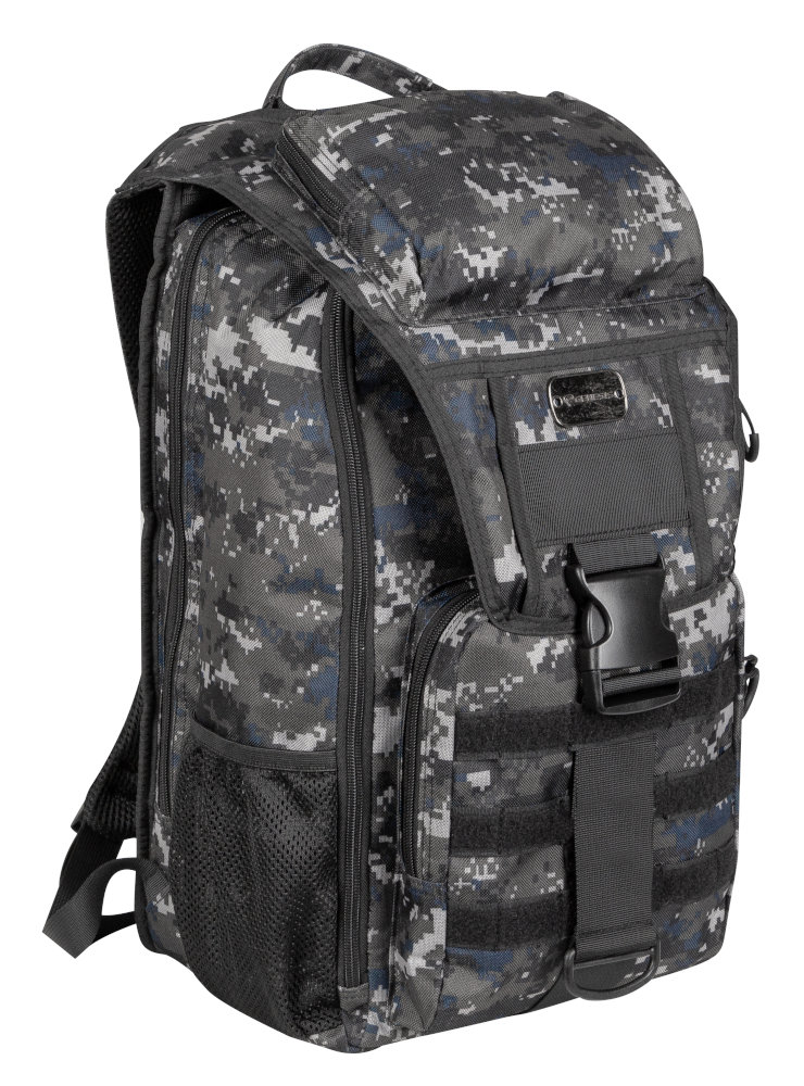 Plecak kamuflażowy z wieloma kieszeniami i paskami, na białym tle.
