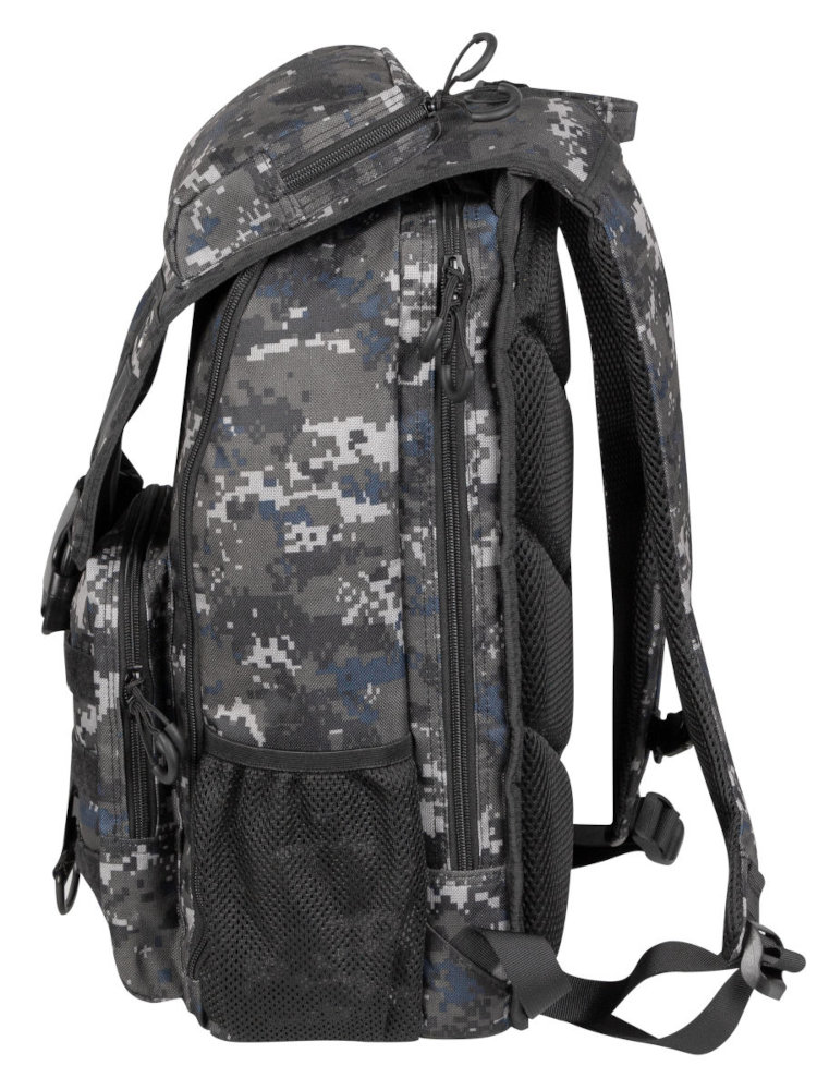Czarny i szary plecak w kamuflażu cyfrowym, widok z boku, z wieloma kieszeniami.