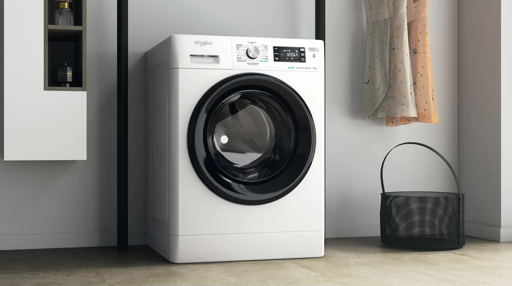 Witte Whirlpool wasmachine.