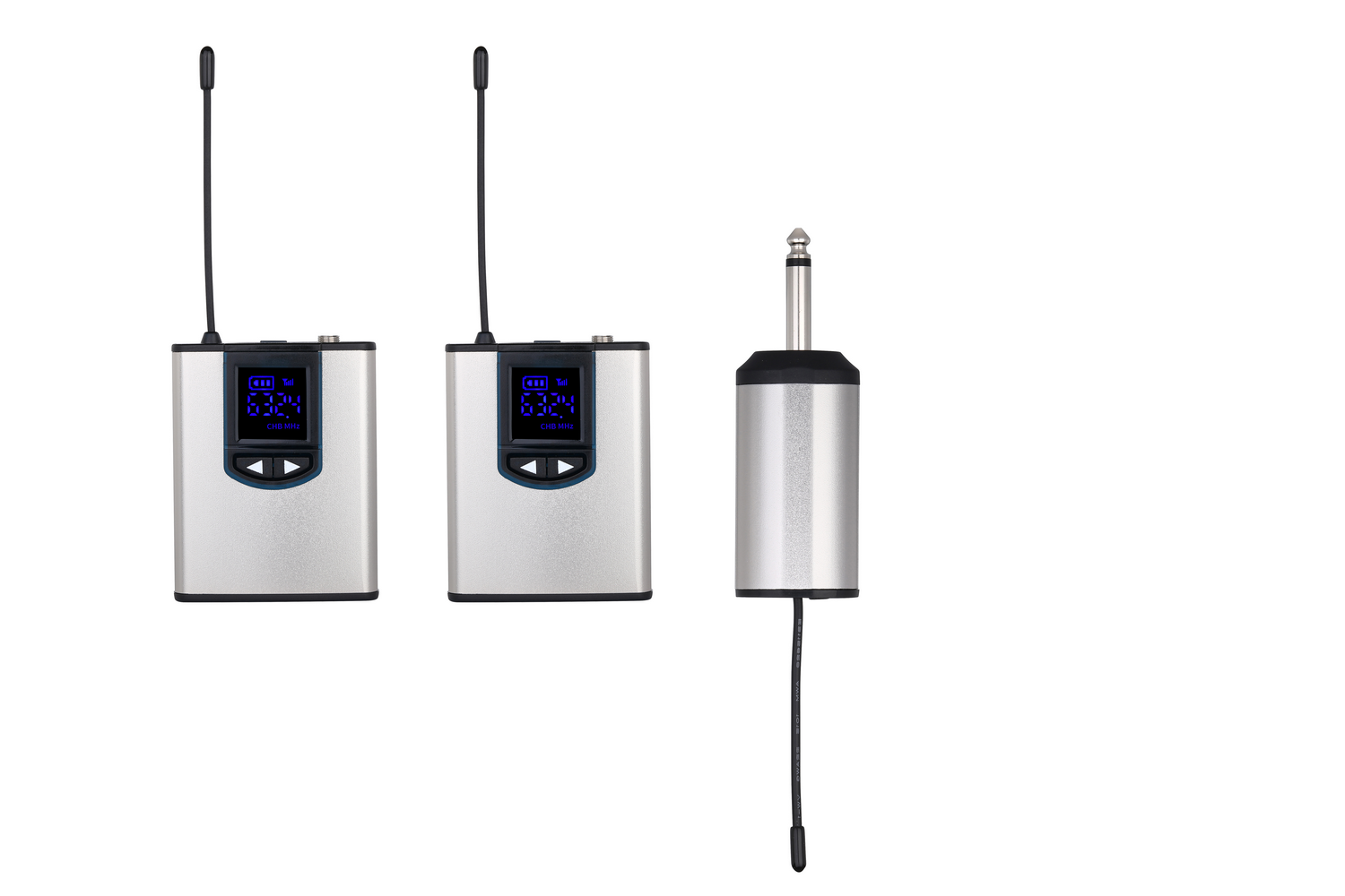 Tres receptores de micrófono inalámbricos y un conector.