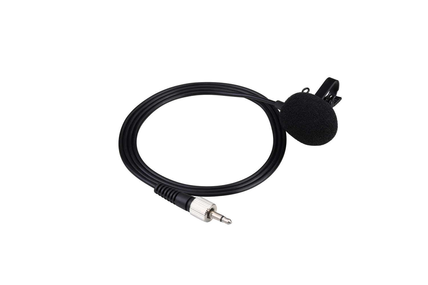 Un micrófono negro con una cubierta de espuma adjunta a un cable con un conector plateado.