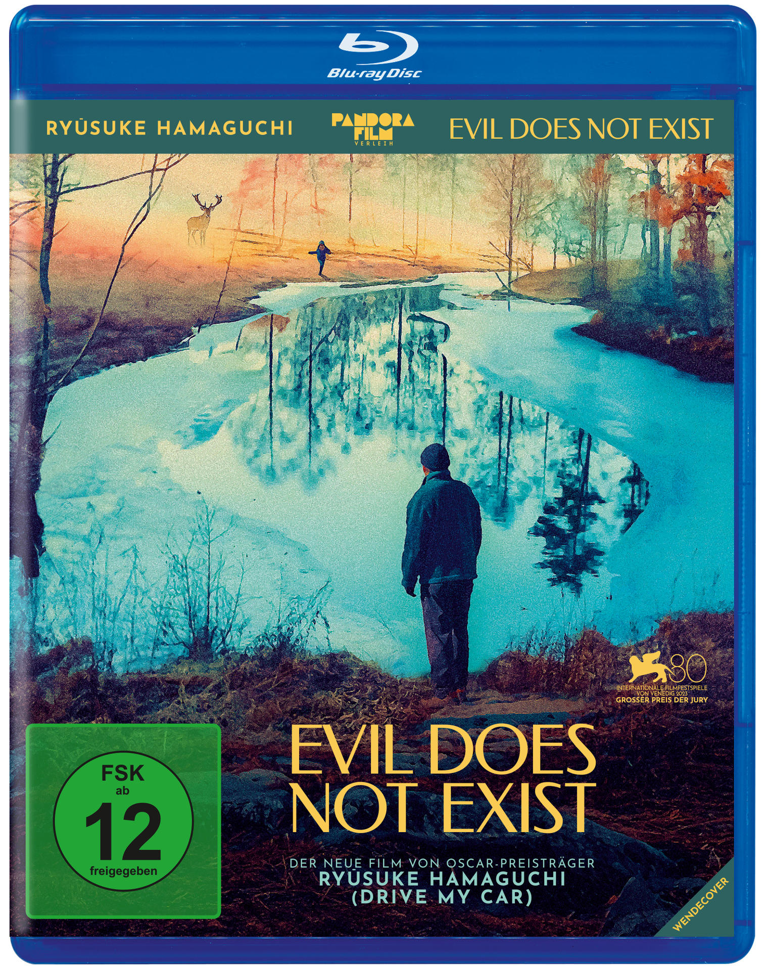 Ein Blu-ray-Disc-Cover. Eine Person steht in der Nähe eines Gewässers, im Hintergrund ein Wald.