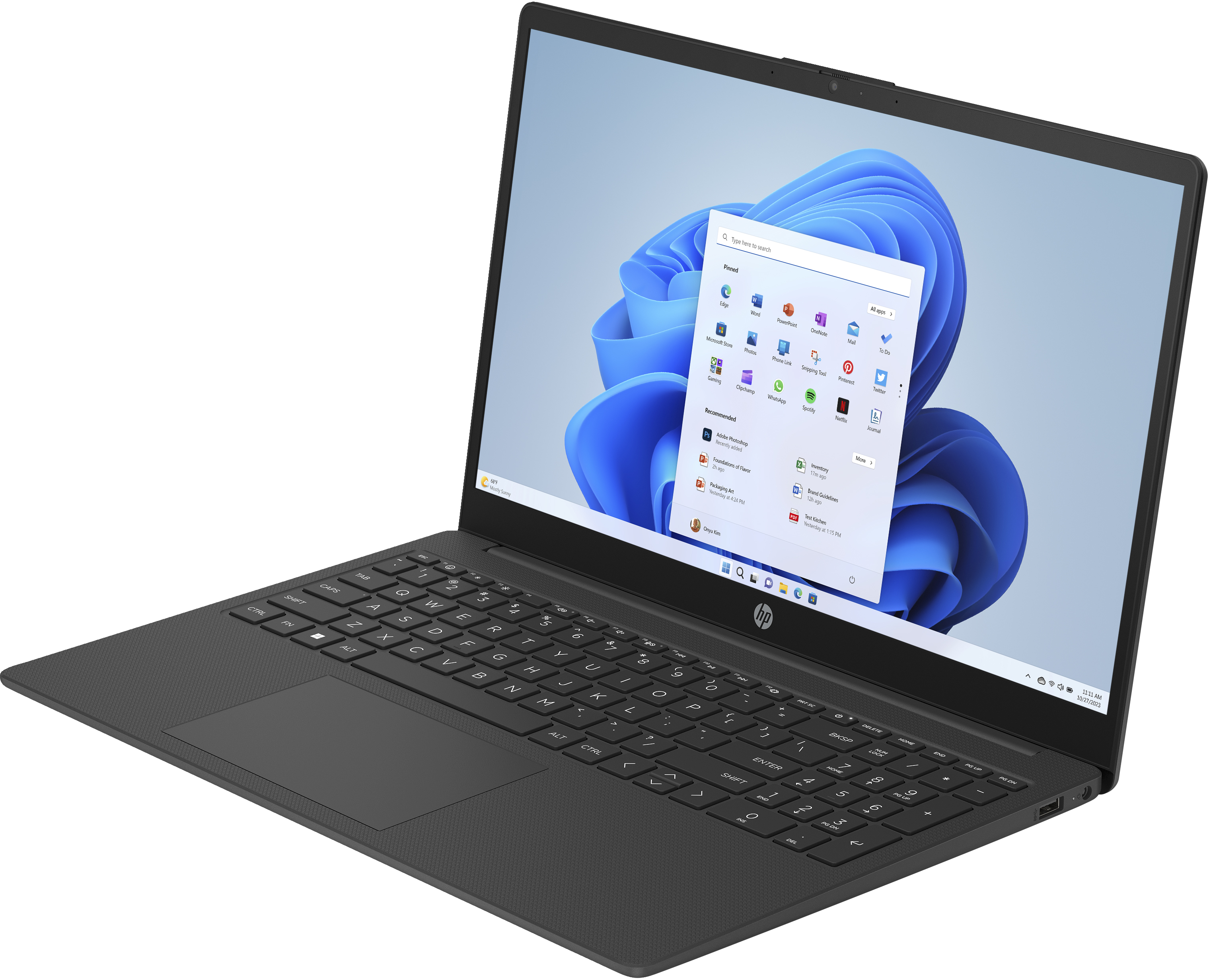 Laptop offen auf einem Schreibtisch, zeigt eine Windows 11 Oberfläche. Schwarzer Laptop mit schwarzer Tastatur.