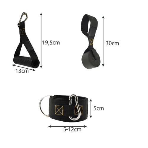 Trzy czarne akcesoria do ćwiczeń. Jedno z uchwytem i hakiem, drugie z pętlą, a trzecie z hakiem i taśmą z żółtymi szwami.