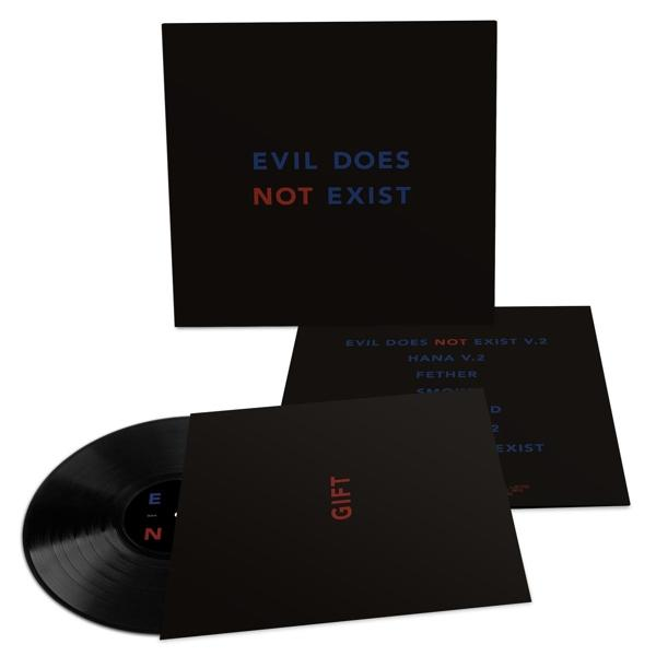 Schwarze Schallplatte mit Hülle, auf der steht 'EVIL DOES NOT EXIST'.