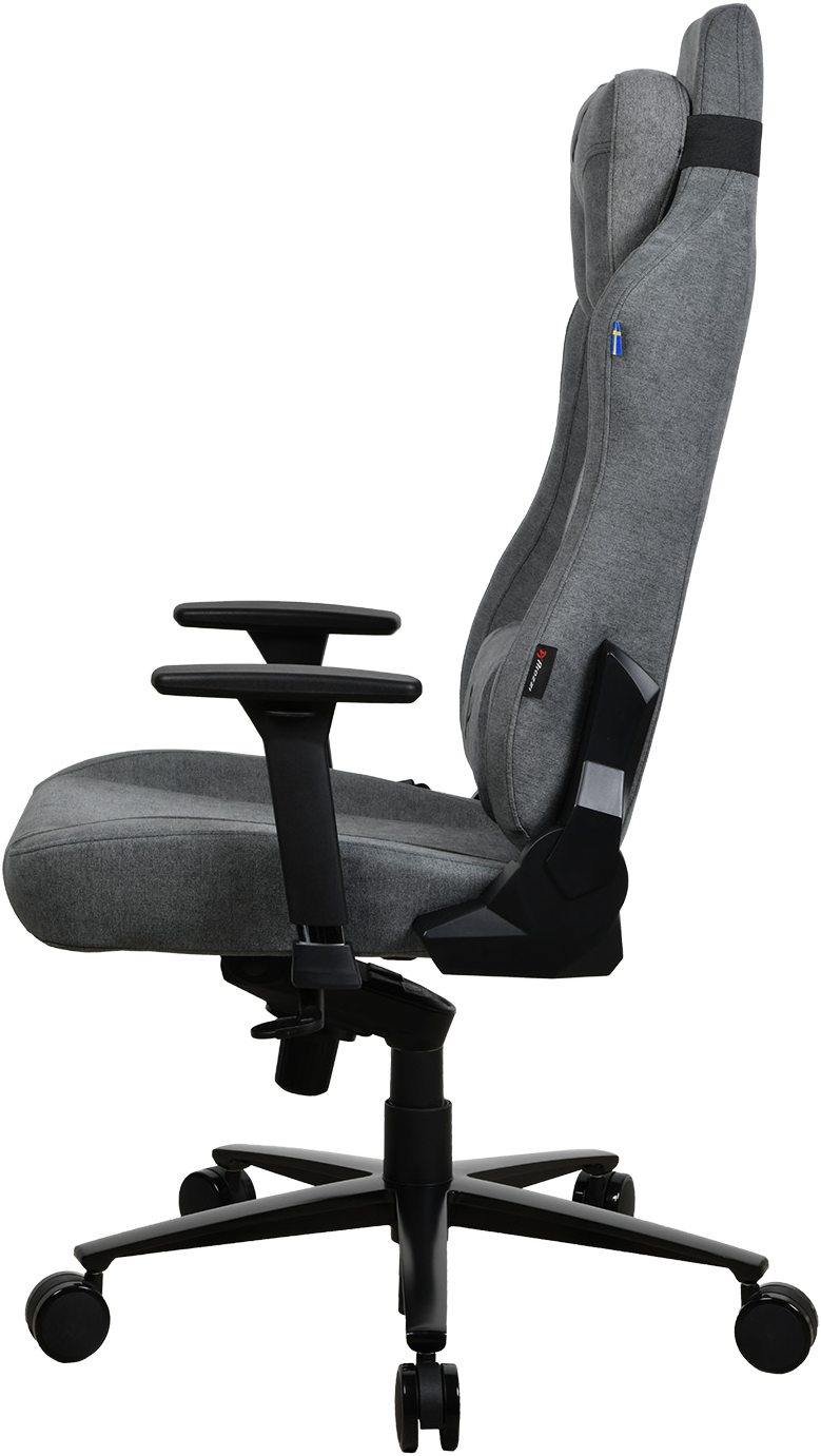 Szürke gamer szék oldalról. Fekete keret, fekete kerekek. Kék logó a fejtámlán.
