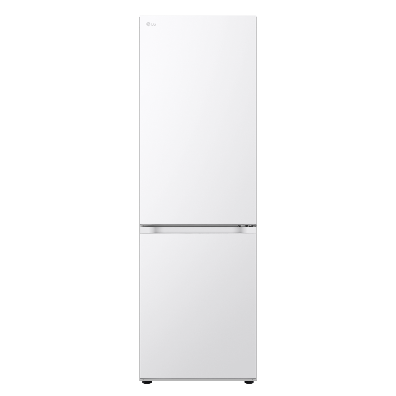 Een witte LG-koelkast met twee deuren, tegen een zwarte achtergrond.