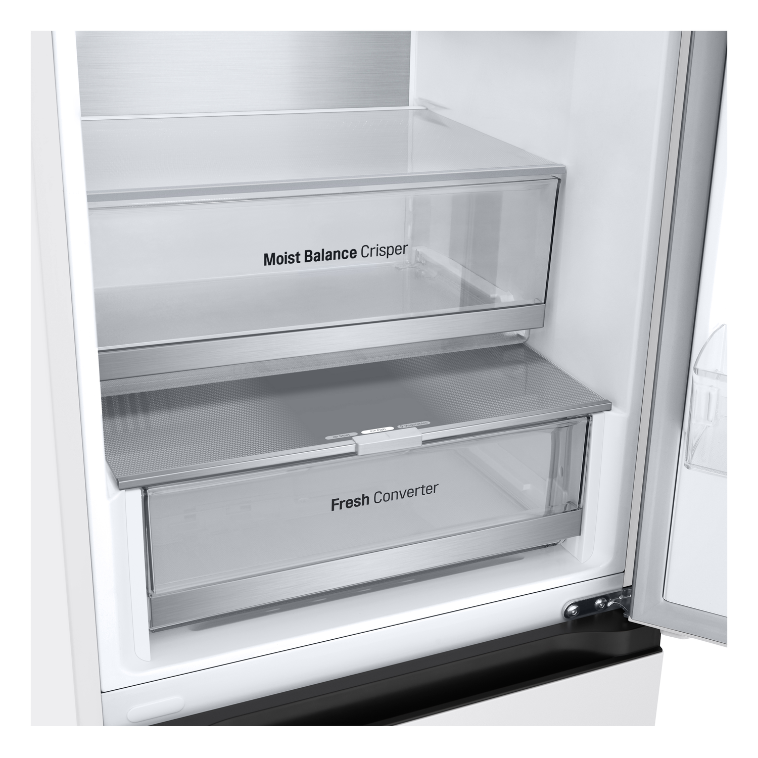 Koelkastinterieur met twee laden, gemarkeerd 'Moist Balance Crisper' en 'Fresh Converter'.