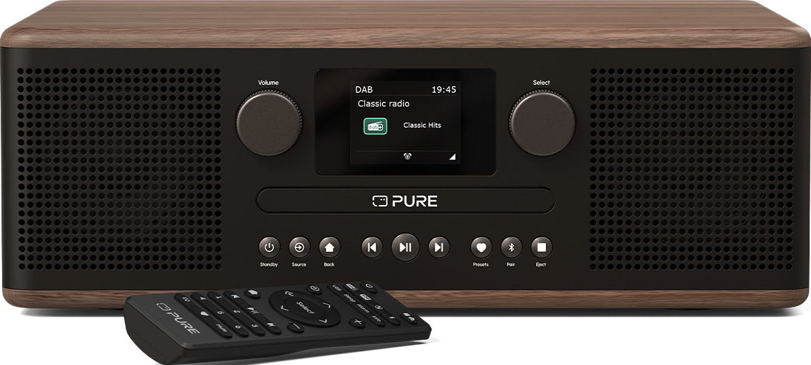 Radio en bois avec écran, boutons et télécommande. DAB, Radio classique affichée.