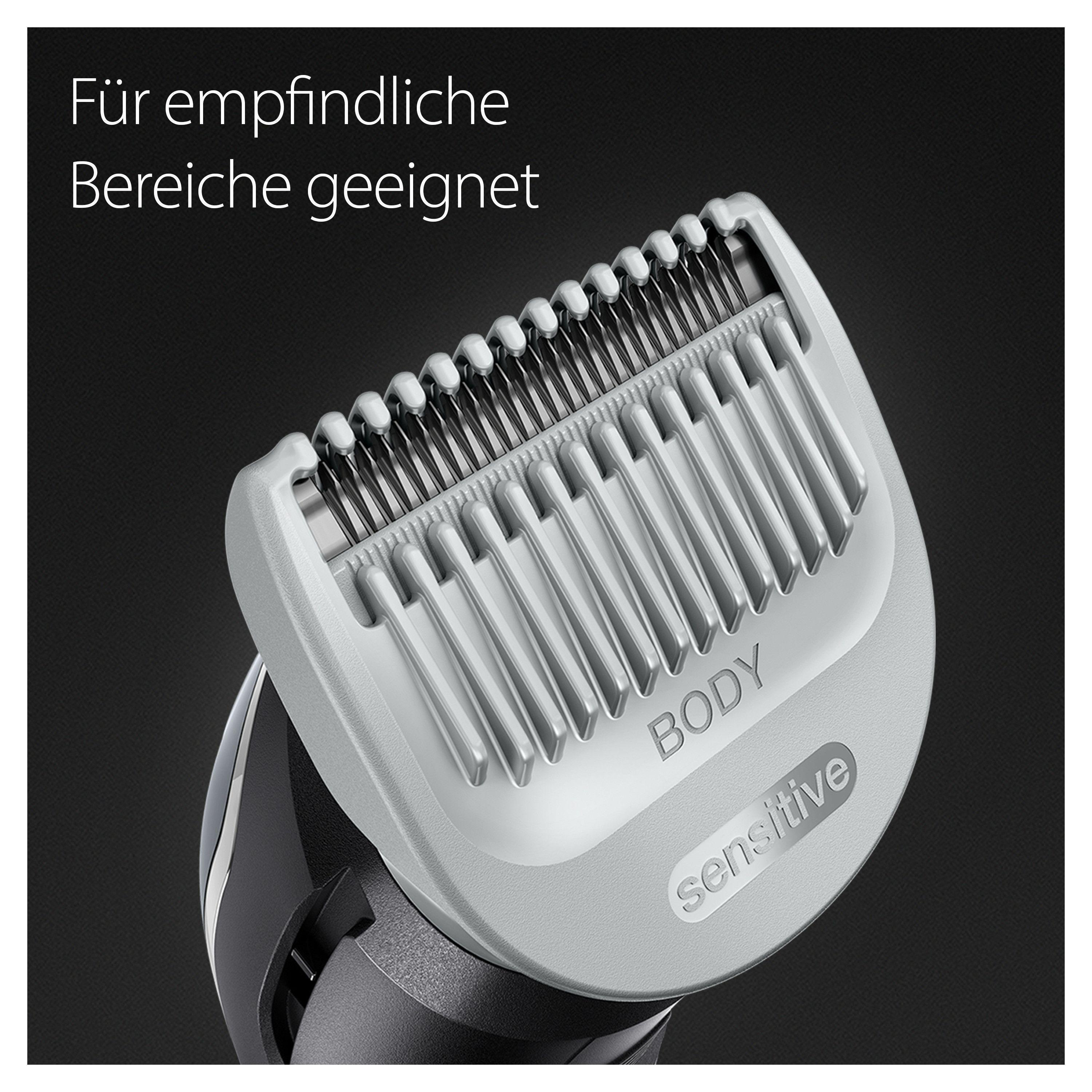 Eine Familie sieht einen Film auf einem großen Bildschirm. Text sagt: '360 Spatial Sound'.