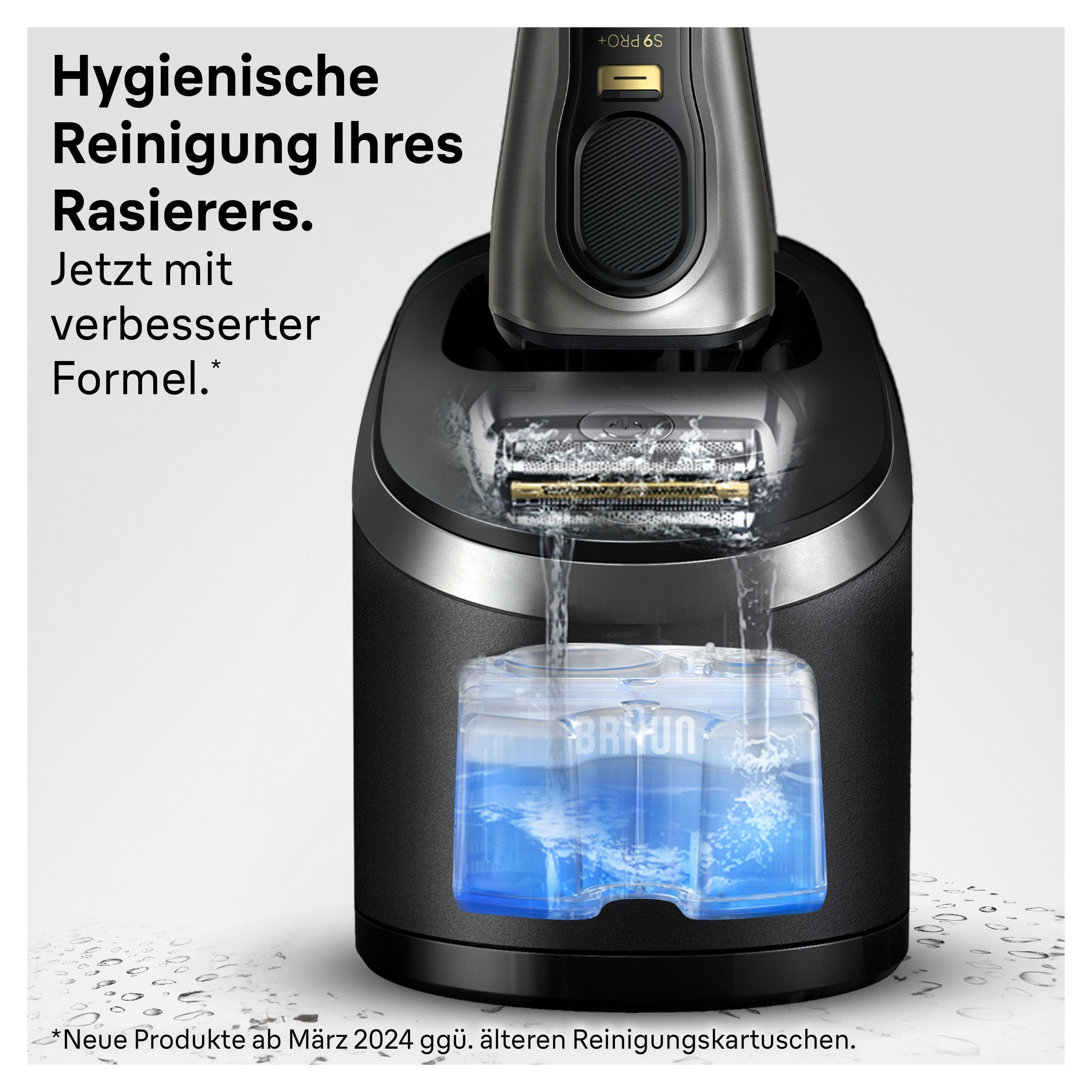 Braun Rasierer-Reinigungsstation. Der Rasierer befindet sich in der Station, Reinigungsflüssigkeit sichtbar. Text: hygienische Reinigung.