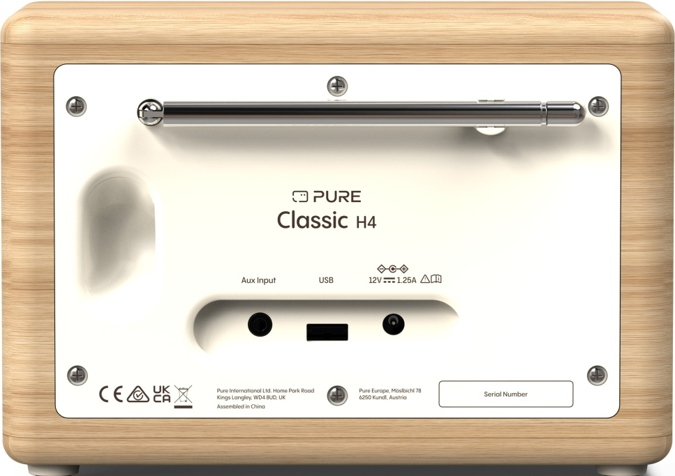 Rückseite eines PURE Classic H4 Radios mit Anschlüssen und Branding.