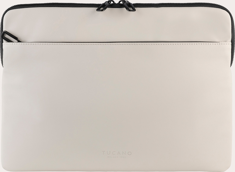 Una custodia per laptop di colore chiaro con una cerniera. Il marchio è TUCANO.