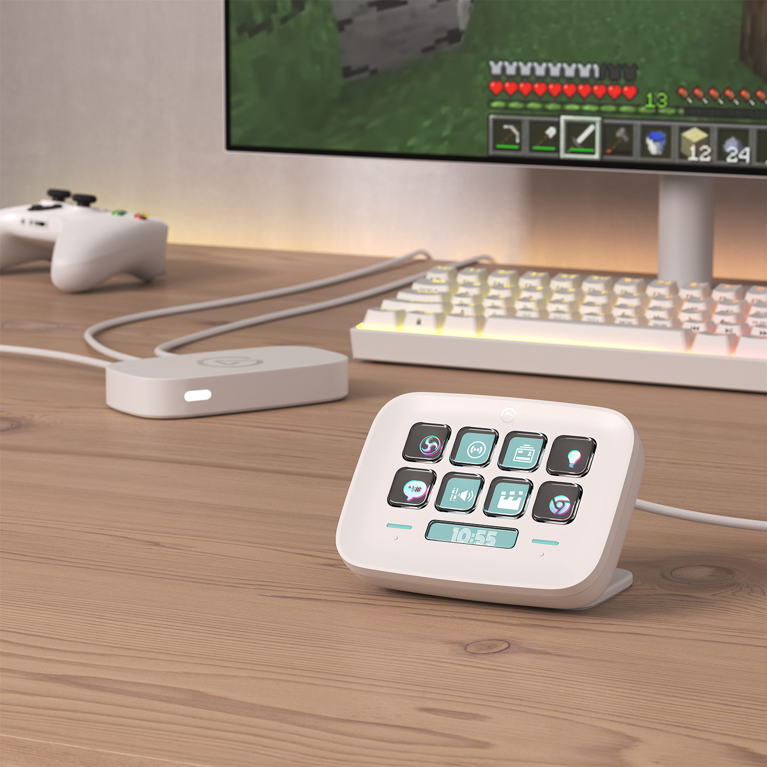 Pannello di controllo di gioco con pulsanti e schermo che mostra l'ora. Sono visibili anche un monitor, una tastiera e un mouse.
