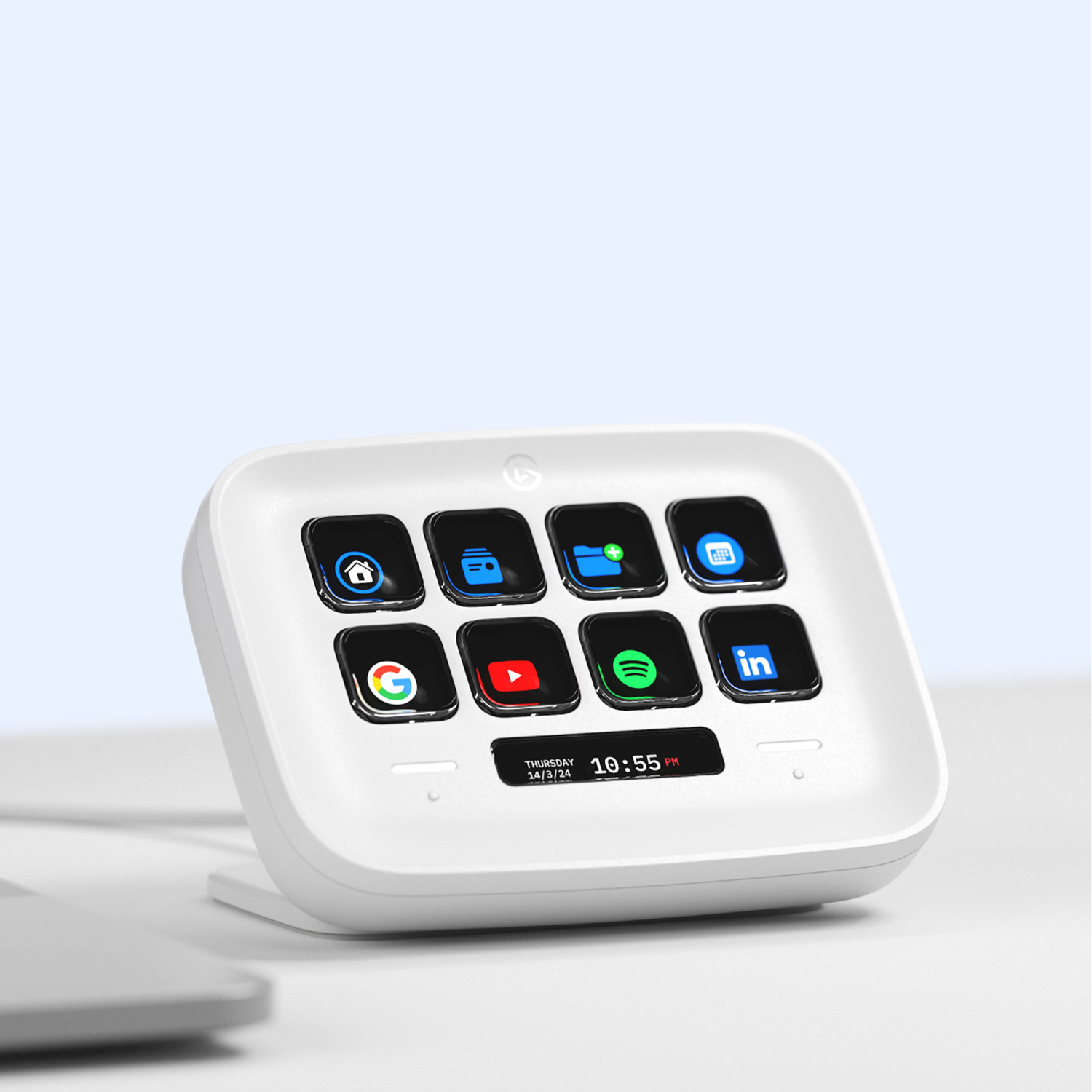 Tre supporti con altezze regolabili, ciascuno con un dispositivo con fotocamera.