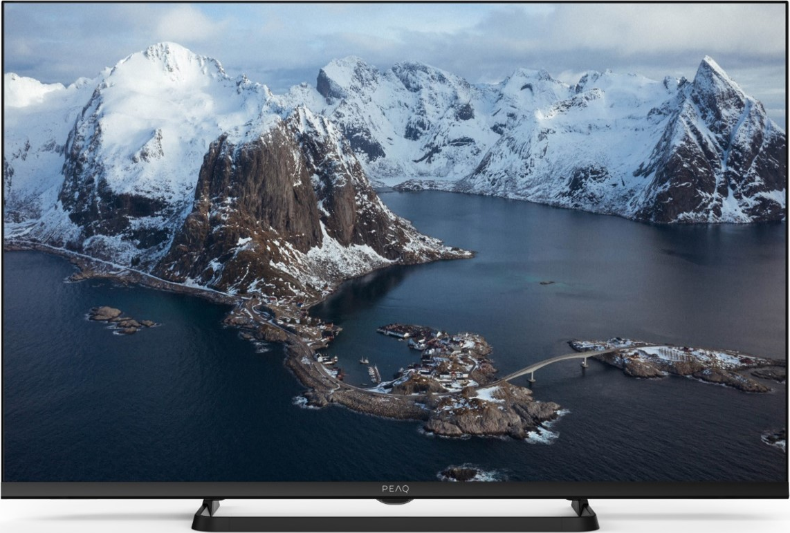 La TV mostra una vista panoramica di montagne e acqua.