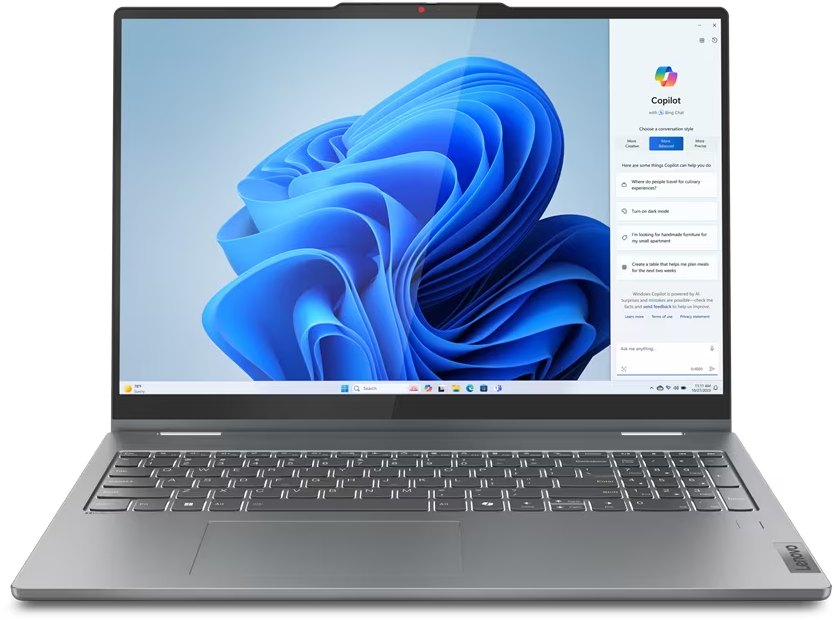 Ein Laptop mit geöffneter Copilot-Oberfläche, Chat-Optionen und Einstellungen zeigend.