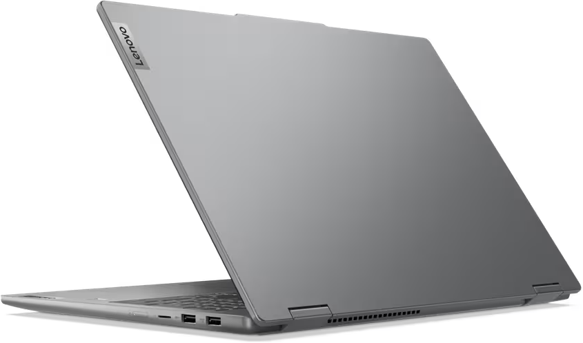 Ein grauer Laptop mit dem Lenovo-Logo, leicht geöffnet, zeigt Tastatur und Bildschirm.