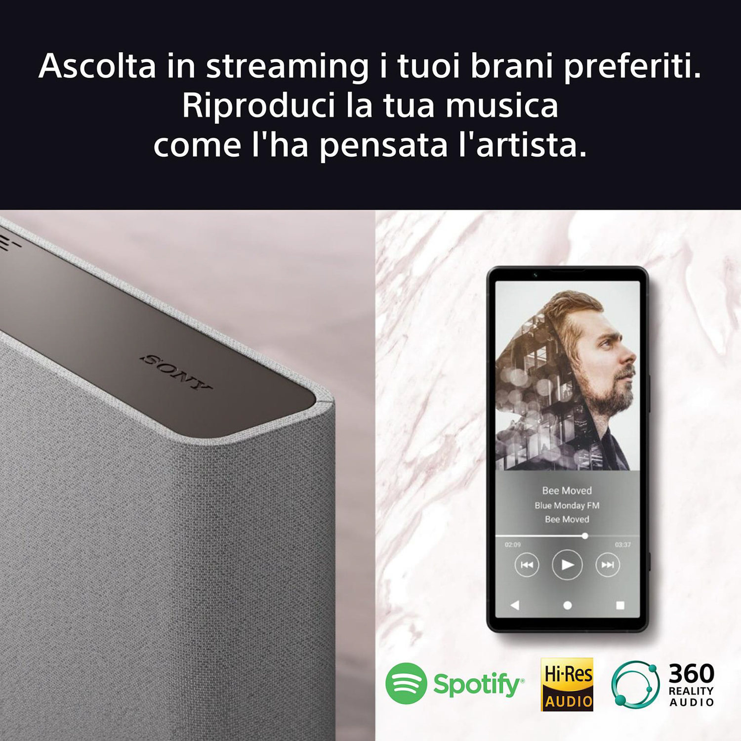 Un altoparlante accanto a un telefono che riproduce musica. Testo: Ascolta la tua musica preferita.