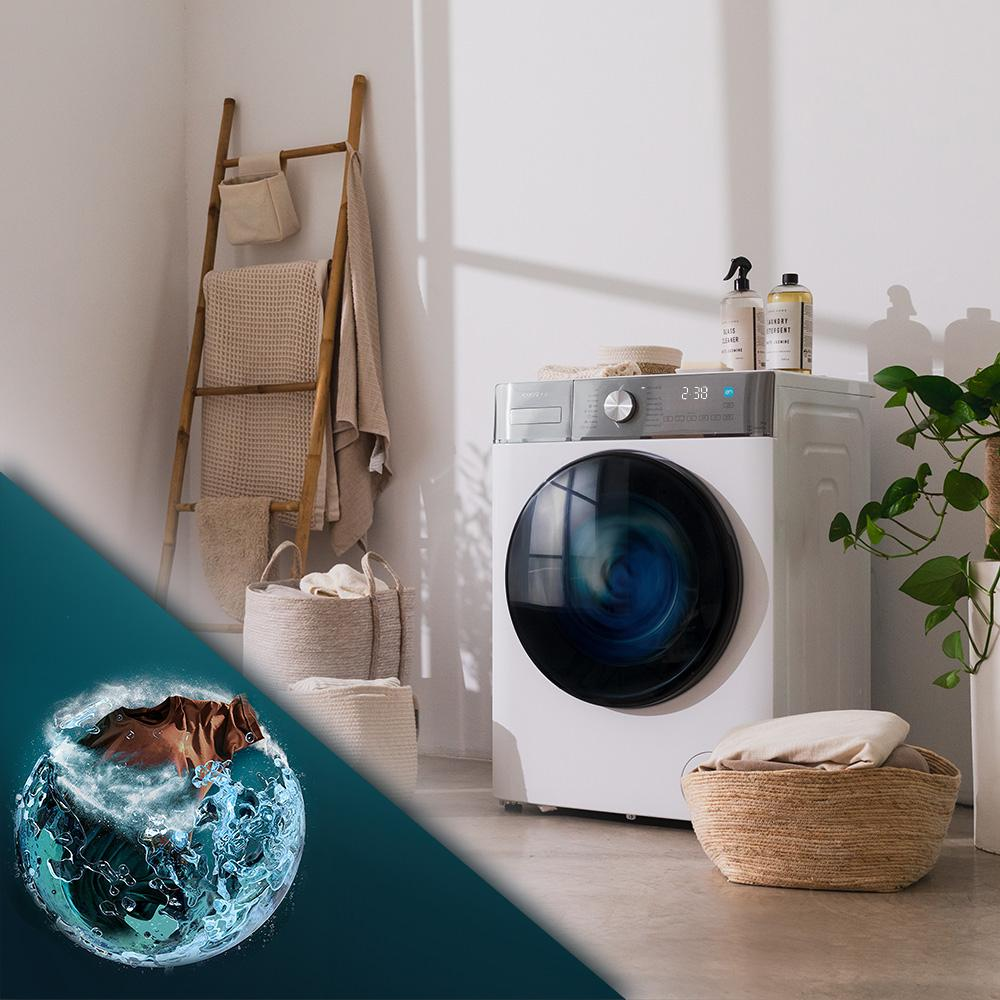Lavadora con efecto de agua girando. Escalera con toallas, cestos y productos de limpieza.