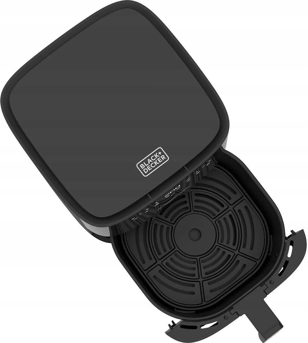 Czarna frytkownica powietrzna z częściowo otwartym koszem. Czarno-białe tło.