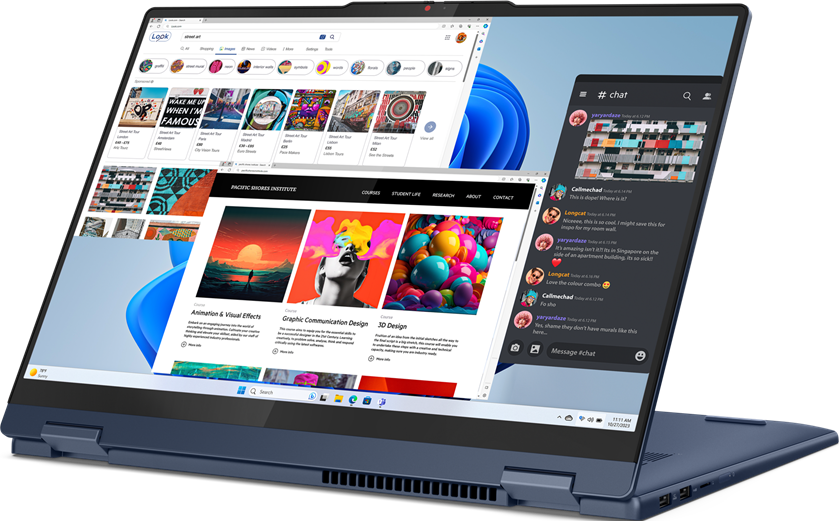Laptop mit mehreren geöffneten Fenstern, die Websites und eine Chat-Anwendung anzeigen.