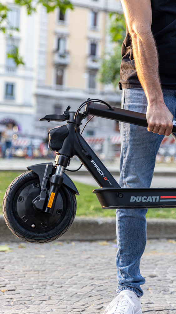 DUCATI Trottinette électrique Ducati Pro II Plus avec clignotants