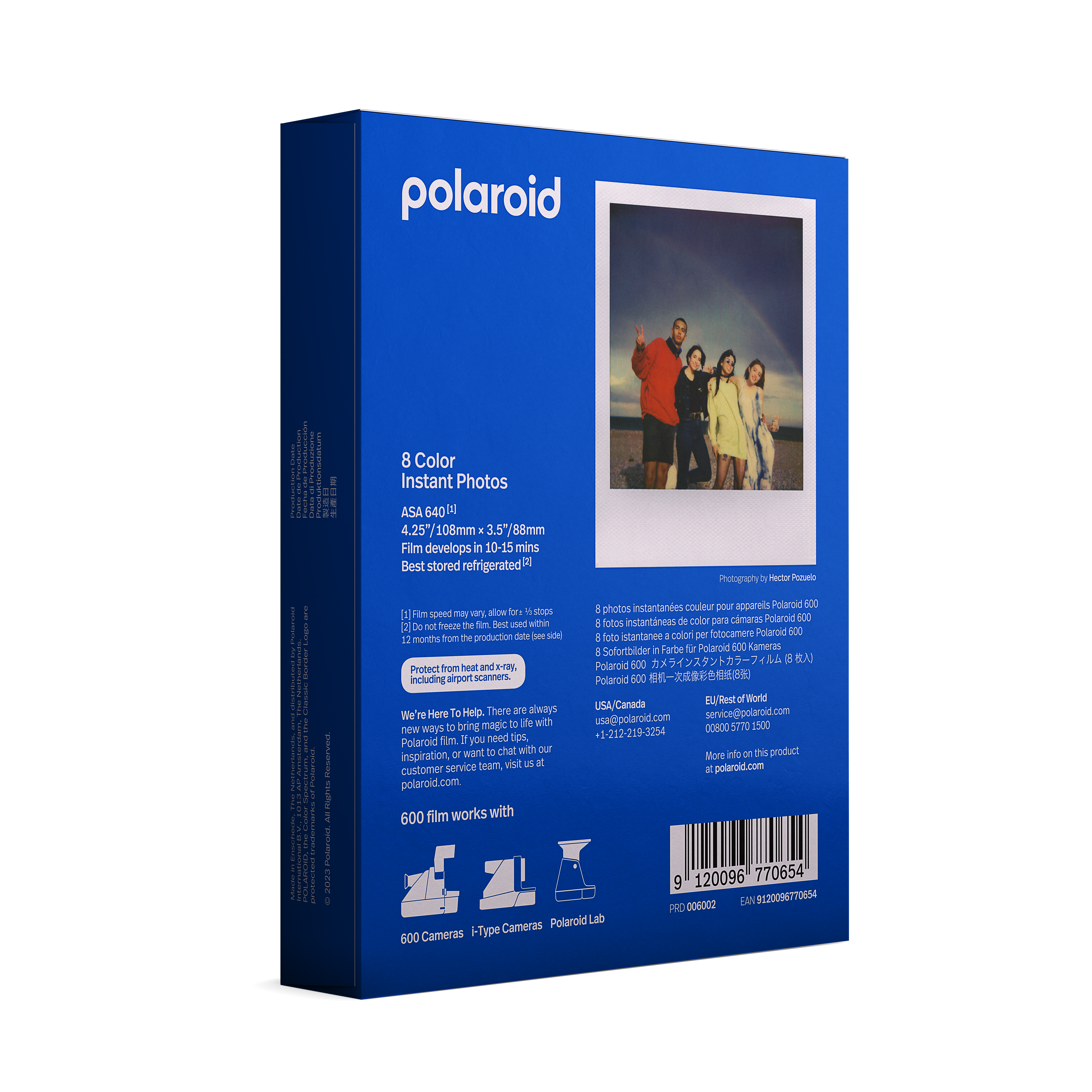 Een Polaroid filmdoos met foto's op de achterkant.
