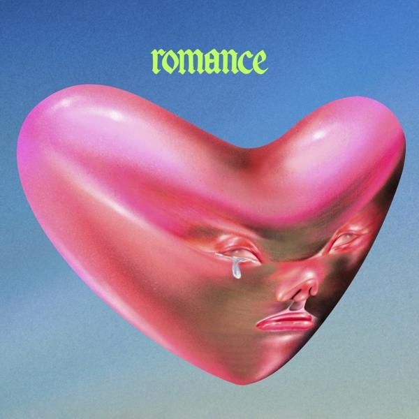 Rosa herzförmige Illustration mit einem weinenden Gesicht. Das Wort 'Romance' steht oben. Blauer Hintergrund.