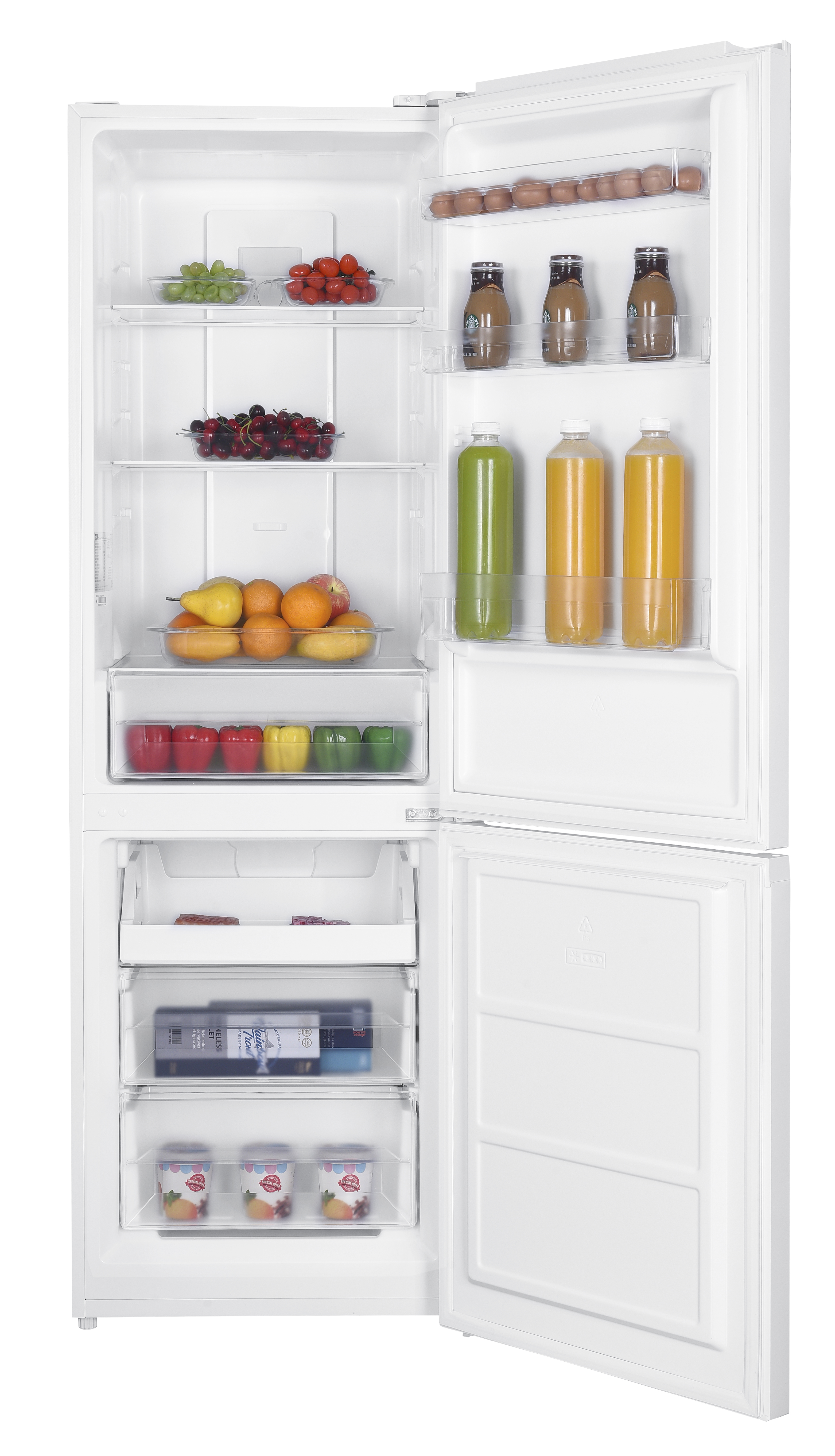 Un refrigerador blanco con la puerta abierta, lleno de alimentos.