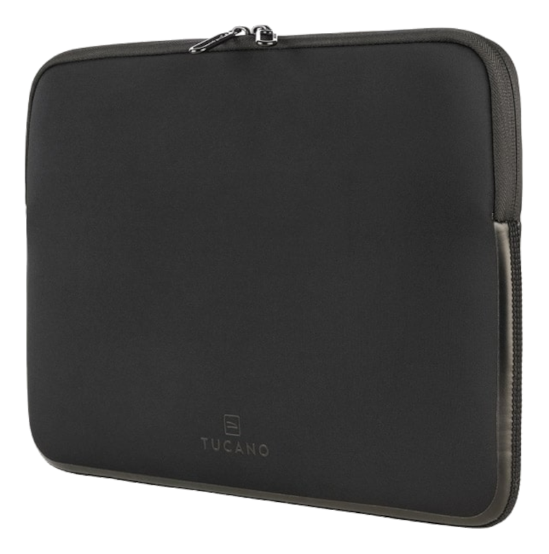 Schwarze Tucano Laptoptasche, geschlossen, mit Reißverschluss und Tucano-Logo.