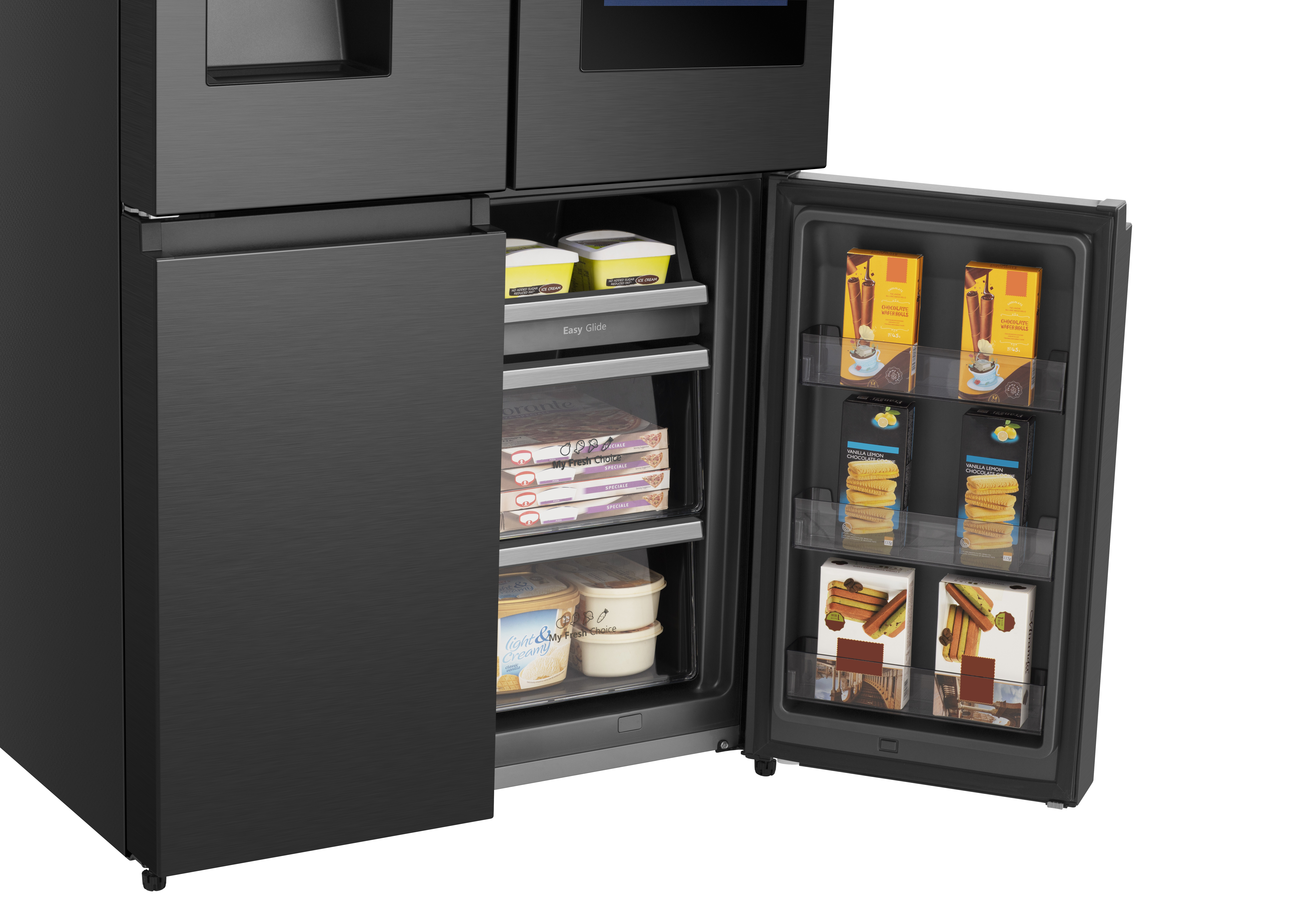 Ein schwarzer Kühlschrank, der das Innere mit Lebensmitteln in Schubladen und Regalen zeigt.