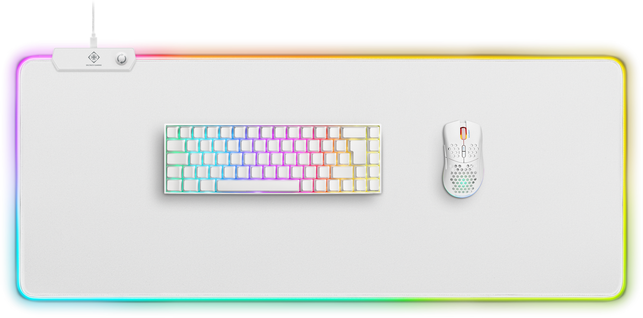 Una tastiera bianca, un mouse e un tappetino per mouse bianco con luce LED.