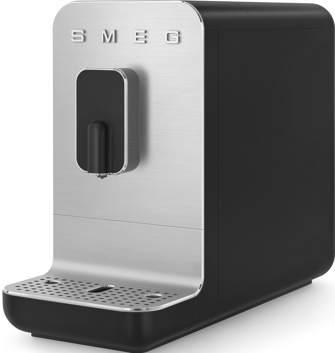 Caffettiera SMEG nera e argento. Frontale argento con beccuccio nero. Sfondo bianco.