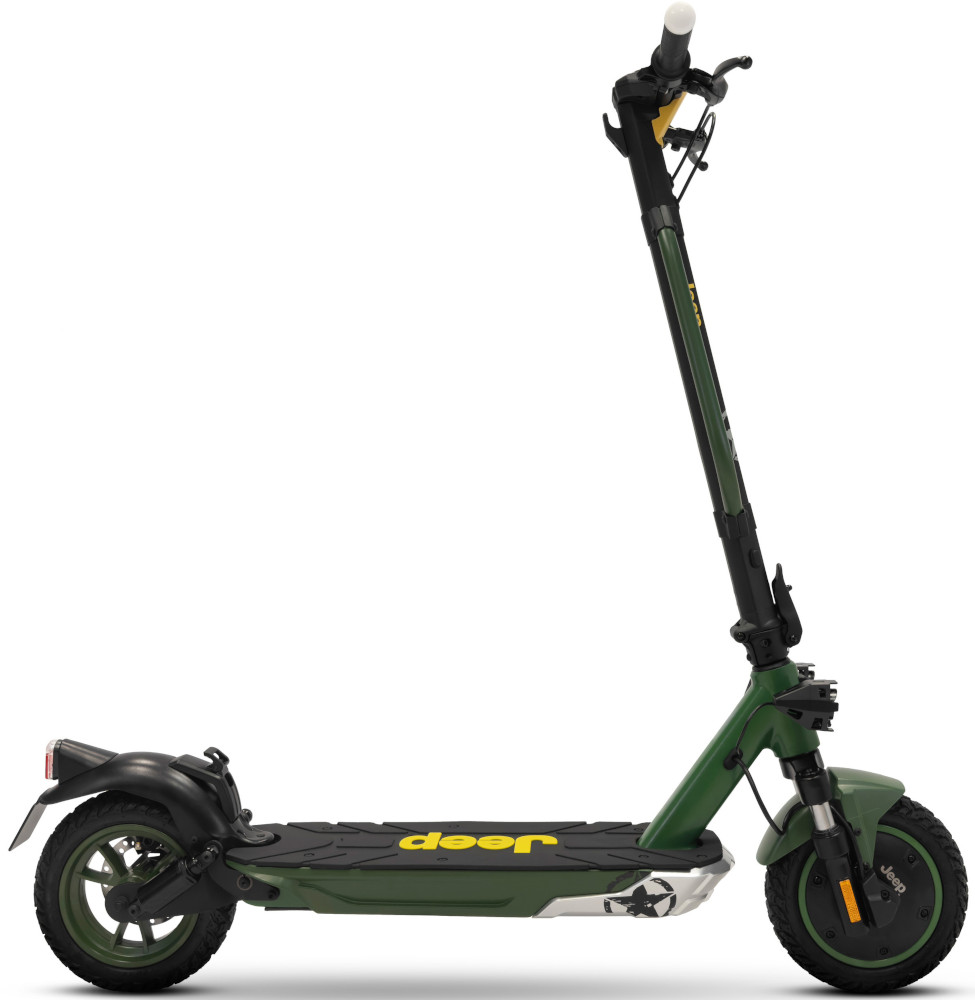 Groene Jeep elektrische scooter op witte achtergrond. Groen frame, zwarte wielen en Jeep logo.