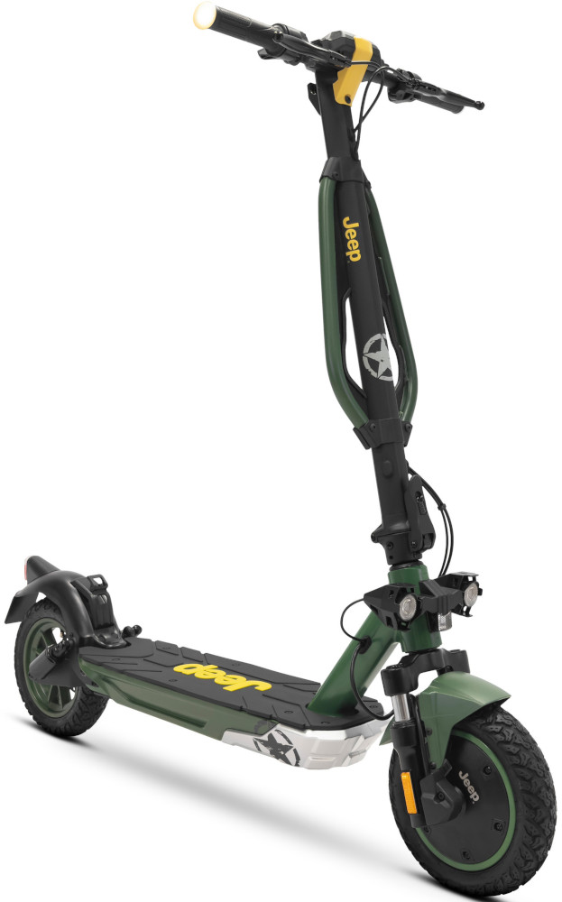 Groene Jeep elektrische scooter op witte achtergrond. Gele Jeep-logo op de steel.