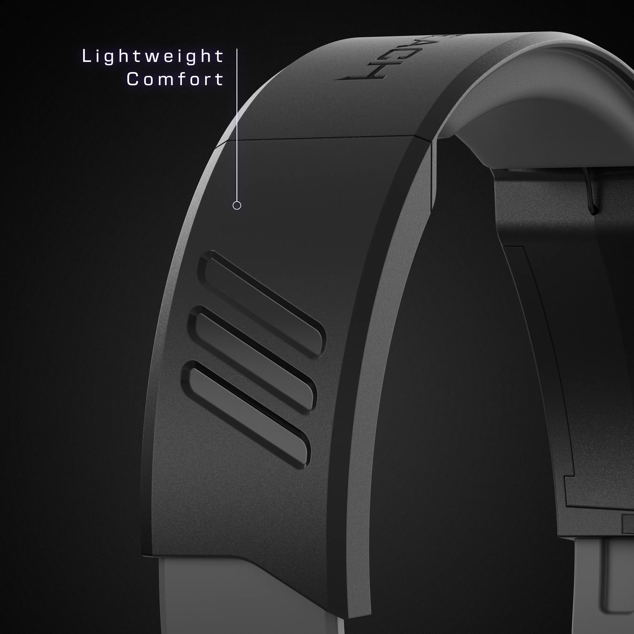Primo piano di una cuffia nera con fori di ventilazione. Il testo 'Lightweight Comfort' è visibile.