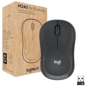 Une souris Logitech M240 noire et sa boîte sont présentées. La boîte est marron avec du texte blanc. La souris a un récepteur USB.