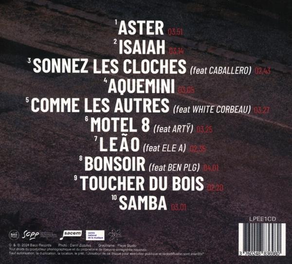 Rückseite einer CD-Hülle mit aufgedruckter Titelliste. Text ist weiß.
