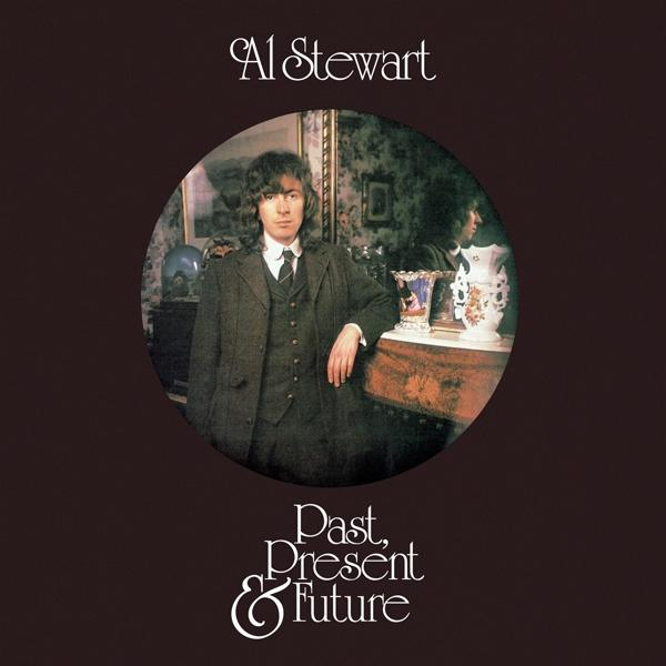 Albumcover: Mann mit langen Haaren im Anzug, lehnt an einem Tisch. Text 'Al Stewart' und 'Past, Present & Future'.
