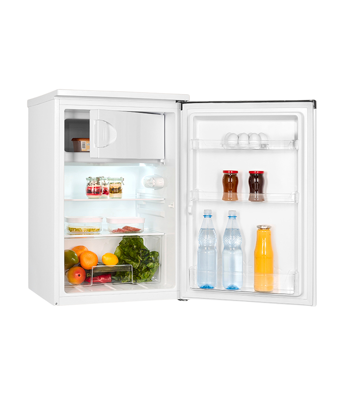 Weißer Kühlschrank mit offener Tür, enthält Lebensmittel und Getränke.