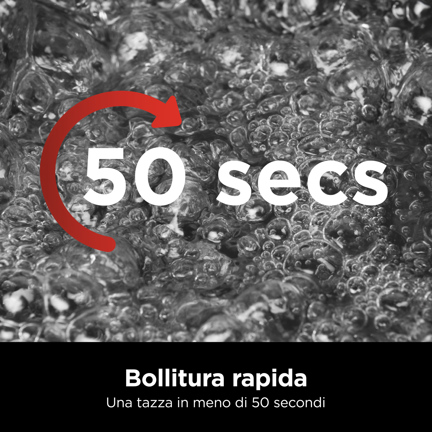 Primo piano di acqua bollente con freccia rossa e testo che indica ebollizione rapida in 50 secondi.